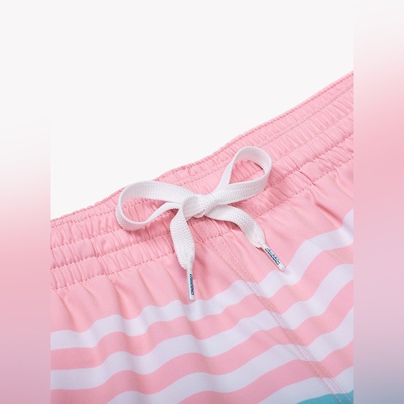 Chubbies The On The Horizons Classic Swim Trunks with 5.5” Inseam - Picture 5 of 11